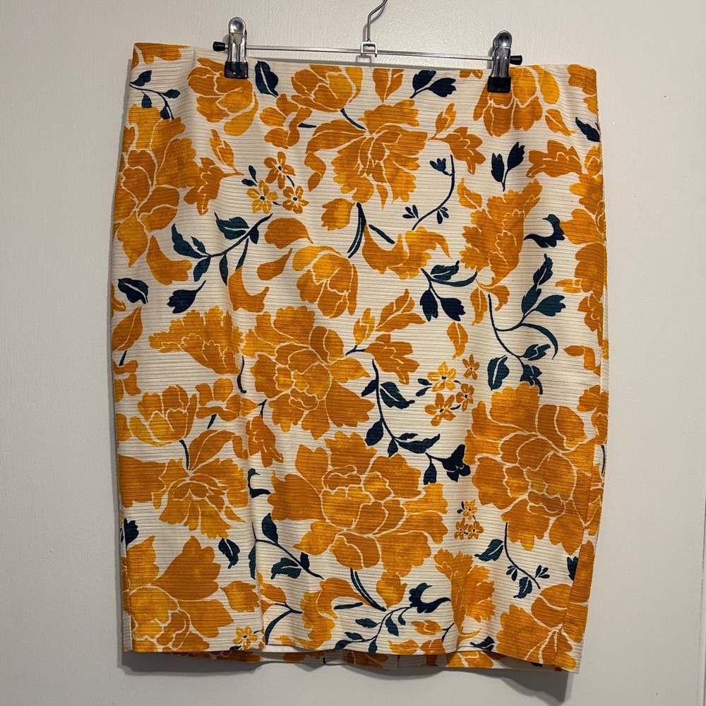 Gorgeous Floral Pencil Skirt